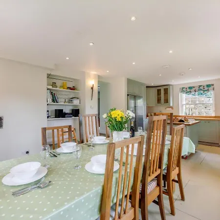 4 Bed In Horsehouse Oc-c32282 Holiday home Gammersgill