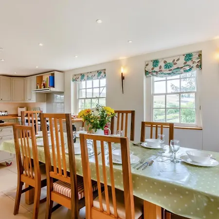 Holiday home 4 Bed In Horsehouse Oc-c32282 *