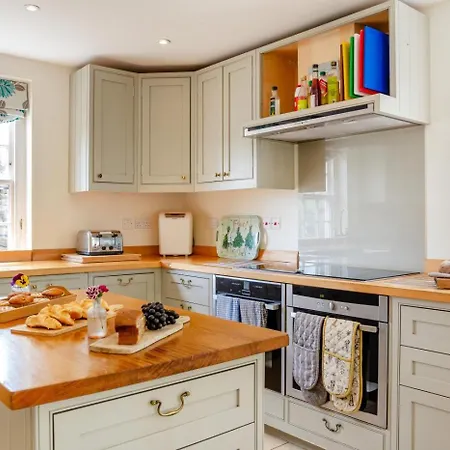 4 Bed In Horsehouse Oc-c32282 Gammersgill