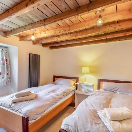 4 Bed In Horsehouse Oc-c32282 Gammersgill