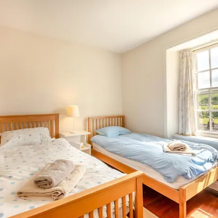 4 Bed In Horsehouse Oc-c32282 Holiday home