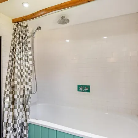 Holiday home 4 Bed In Horsehouse Oc-c32282 *