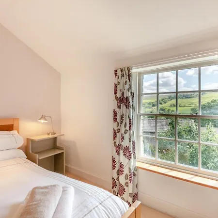 4 Bed In Horsehouse Oc-c32282 * Gammersgill