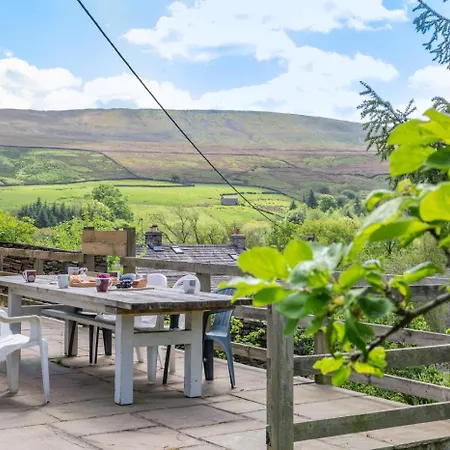 4 Bed In Horsehouse Oc-c32282 Holiday home